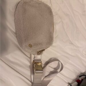 Lulu Lemon Sherpa belt bag